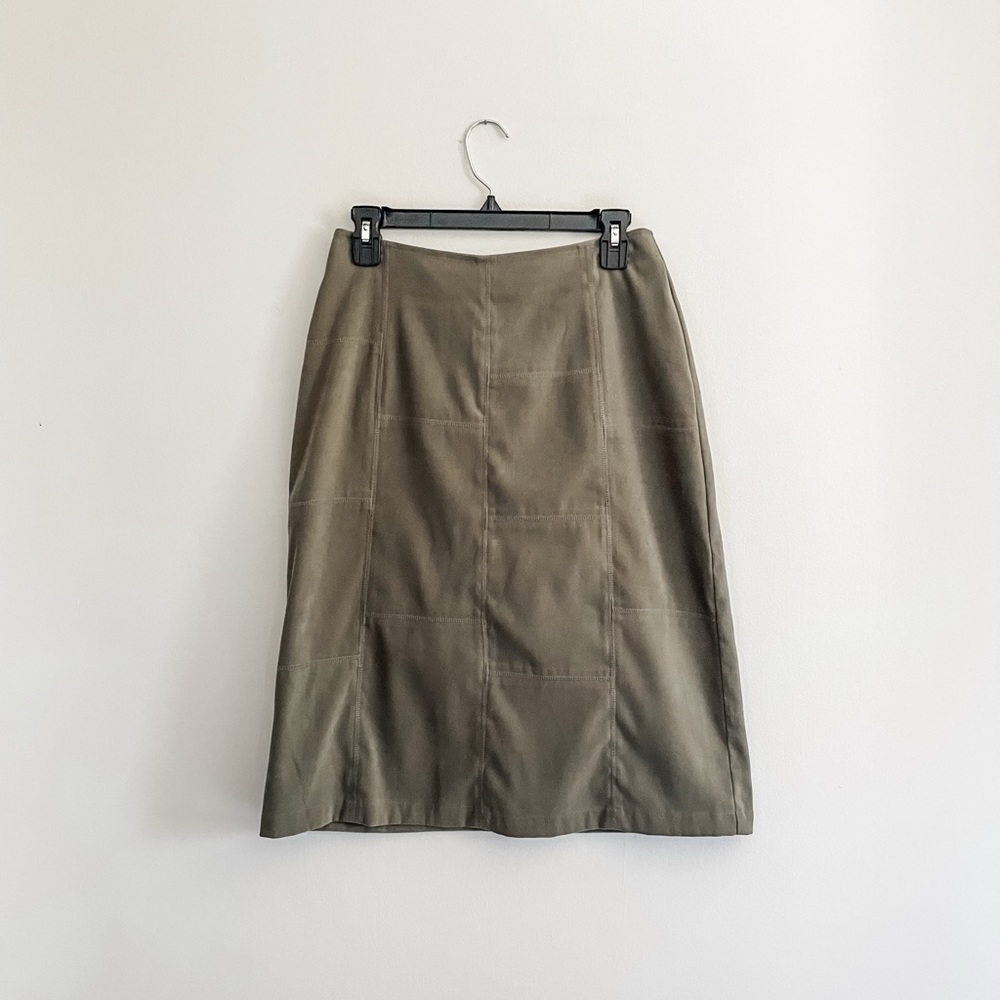 Vintage Susan Bristol Olive Green khaki skirt. Size 8. EUC. Like new!